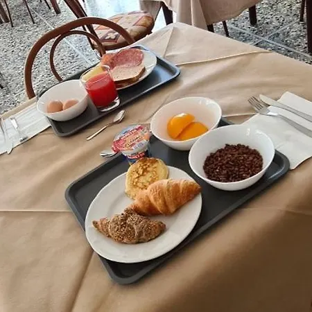 Hotel Astoria *