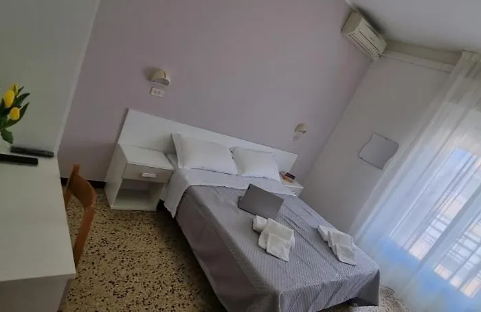 Astoria فندق ريتشيوني